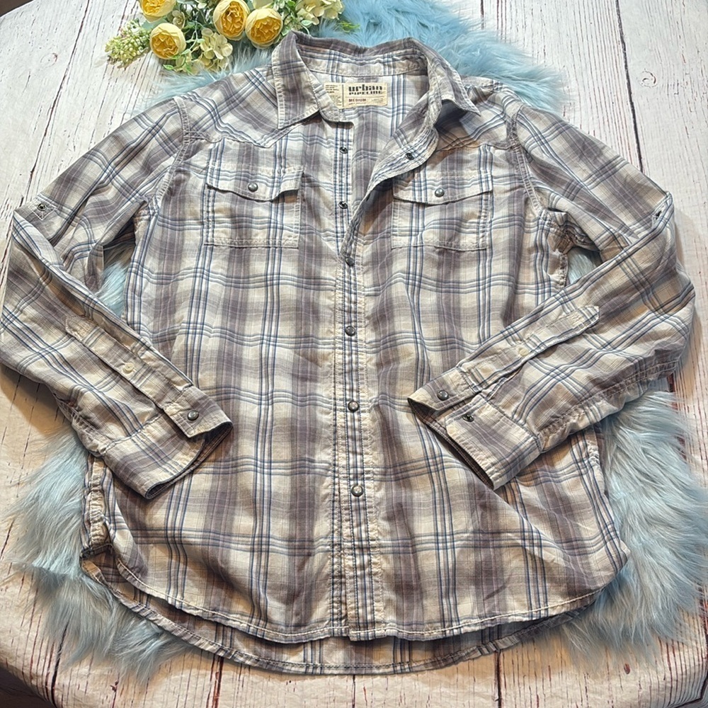 Urban Pipeline Grey White Plaid Snap Down Shirt sz M